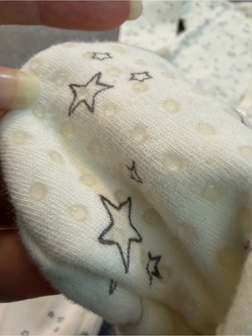 Q by Quincy Mae Cream Star-Print Footed One-Piece Organic Cotton 18-24m EUC snap